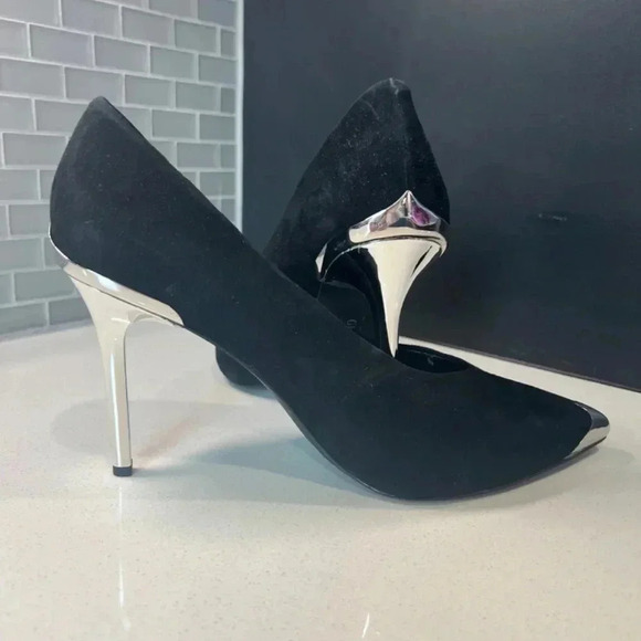 Gianni Bi Black Suede Pumps Silver Metal Accents Size 10 - Picture 3 of 8